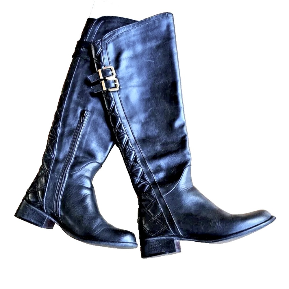 Vera Gomma black leather knee high boots , 1” heel. Zipper opening , gold buckle